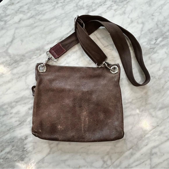 Roots Vintage Village Crossbody Bag in Brown Patina Leather - Picture 6 of 11